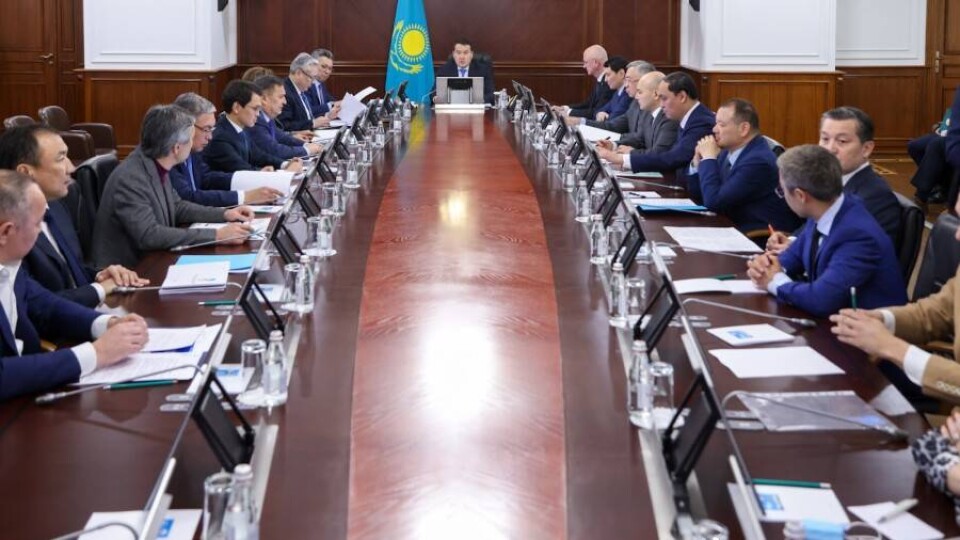 Правительство: Перевозить грузы через границу с Китаем стало в два раза дешевле