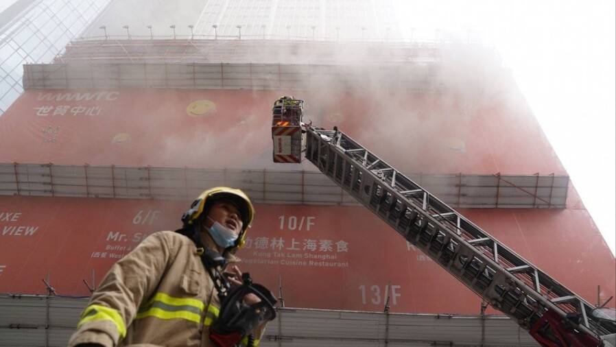 Пожар в торговом центре, Гонконг / фото SCMP.com