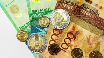 Зарплаты в Казахстане ниже, чем в России, но растут быстрее