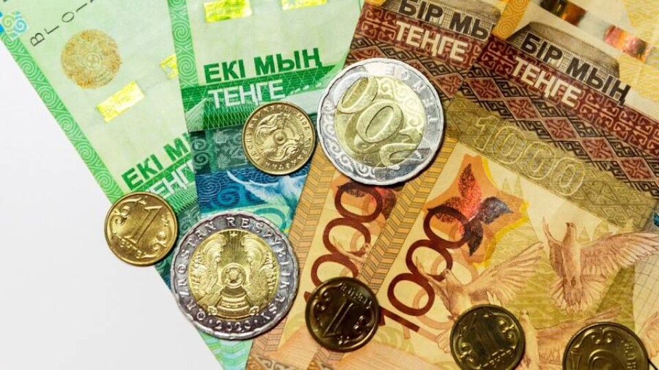 Зарплаты в Казахстане ниже, чем в России, но растут быстрее