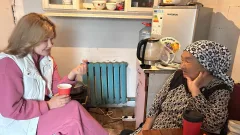 Найду способ помочь, если даже дачи снесут. Кто и как помогает малоимущим, живущим на окраине Астаны 