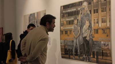 "Не пытаться выбелить свои смуглые лица". В Астане открылась выставка художницы Сауле Сулейменовой
