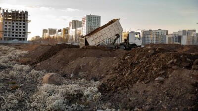 Как выглядит Малый Талдыколь после осушения и начала строительных работ