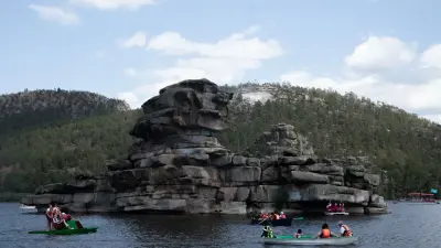 Вырубка деревьев и космические цены. За что критикуют Бурабай казахстанцы и стоит ли туда ехать