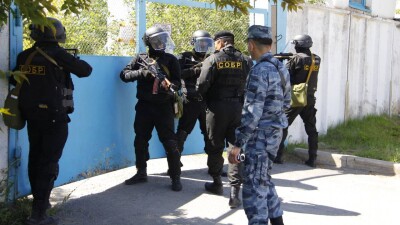 "Беги! Спрячься! Затаись!" Чему могут научить спецслужбы детей – военный эксперт