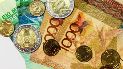 Правительство берёт из Нацфонда ещё 1,6 трлн тенге. Как это отразится на казахстанцах