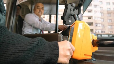 Оплата за проезд в общественном транспорте банковской картой. Как это работает в Нур-Султане