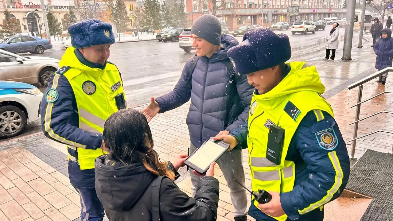 Одно утро в автобусе, или Охота на "зайцев" в общественном транспорте Астаны