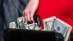 Бухгалтера алматинской гимназии осудили за хищение 23 млн тенге