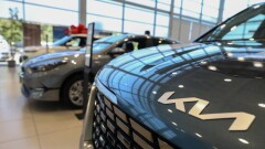 Продажи авто в России и на Западе за год упали, в Казахстане и КНР – выросли