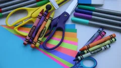 Не менее 46 228 тенге на ребёнка получат нуждающиеся семьи на покупку школьной формы и канцтоваров