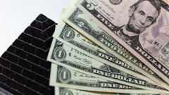 Более 8 млрд тенге вложили казахстанцы в финансовые пирамиды за 2022 год
