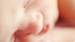 Астанчанка 1,5 года ждала свидетельства о рождении ребёнка и только через суд добилась выплаты "детского" пособия