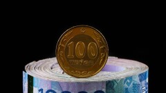 Кому платят более миллиона тенге в Казахстане