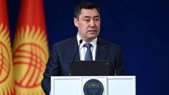 Жапаров призвал кыргызстанцев отложить тои и дорогие покупки