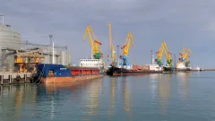 Загрузке зерна на корабли мешает низкий уровень воды в порту Актау