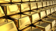 Продажи золотых слитков выросли в феврале. Как они помогают сохранить сбережения?