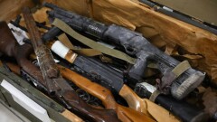 Мажилисменам показали оружие, захваченное у полицейских в январе 2022 года