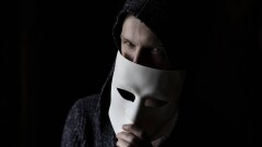"Вам звонят из департамента юстиции". У мошенников появилась новая схема