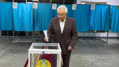 Глава Казахской академии питания проголосовал на референдуме