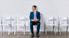 Влияет ли образование на шансы найти работу в Казахстане