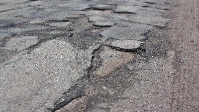 Проверявшую качество асфальта лабораторию в Караганде оштрафовали и на полгода оставили без аккредитации