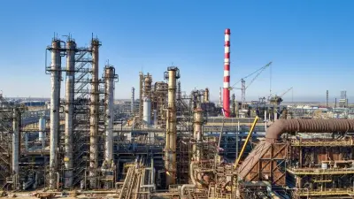 Работу Павлодарского нефтехимического завода остановили из-за ремонта