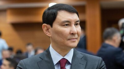 Жамаубаев о ситуации на границе с Кыргызстаном: Один день есть очереди, другой – нет