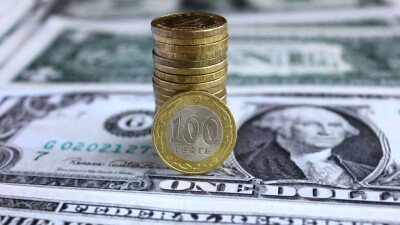 Укрепление тенге к доллару на бирже объяснили в АФК