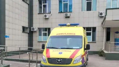Ребёнок попал в реанимацию после удара током в одном из дворов Алматы