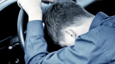 Уволенный после нетрезвой езды экс-полицейский решил добиться изменения законодательства в Казахстане