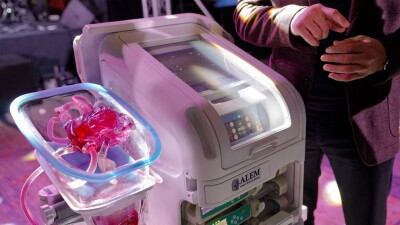 Об изобретении уникального аппарата для хранения донорских органов рассказали в Казахстане