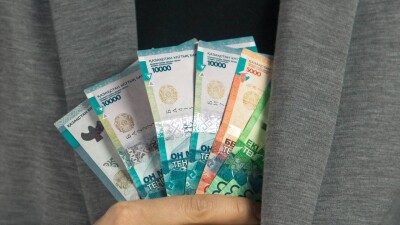 От бурильщиков до продюсеров: кому в апреле предлагали высочайшие зарплаты в Казахстане