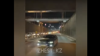Полиция Алматы нашла водителя, который ехал задним ходом по Саина