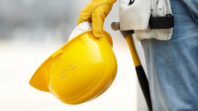 Всего 53% казахстанских предприятий застраховали работников от несчастных случаев