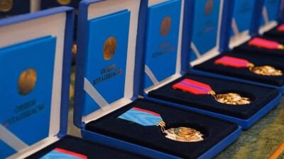 Токаев наградил представителей диаспор