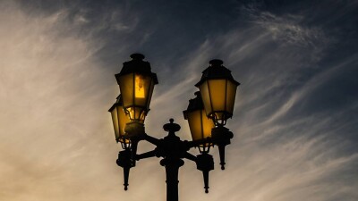 Почему фонари горят днём, объяснили коммунальщики Алматы