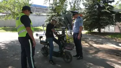 "Это тоже мопеды": к водителям электровелосипедов обратились в полиции Алматы