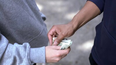 У студентов вымогали деньги в одном из колледжей СКО. Кого наказали за это?
