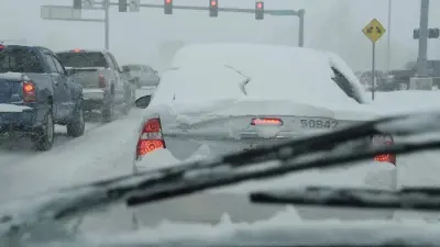 Снег в Алматы: к 6.00 зарегистрировали 17 ДТП, есть пострадавшие