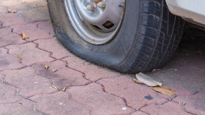 Перебегавший дорогу мужчина попал под автобус близ Алматы