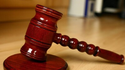 В Карагандинской области суд отказался отправить в спецшколу подростка, пропускающего уроки из-за ухода за бабушкой