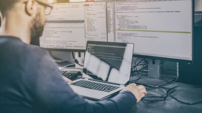 Зарплаты IT-специалистов в Казахстане выросли на 100 тысяч тенге за год – Мусин