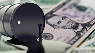 Нефть подешевела на лондонской и нью-йоркской биржах