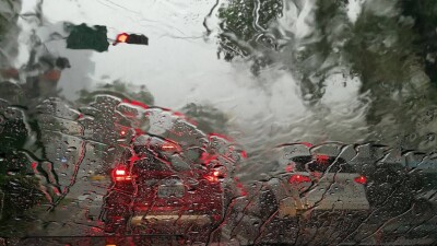 Дожди и понижение температуры обещают на большей части Казахстана