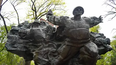 Об ограничениях движения автомобилей 9 мая предупредили алматинцев