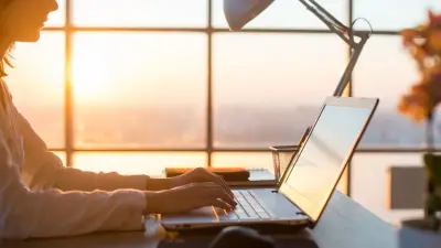 Выпускники "Болашака" должны проходить отработку очно, а не из-за рубежа – Конституционный суд