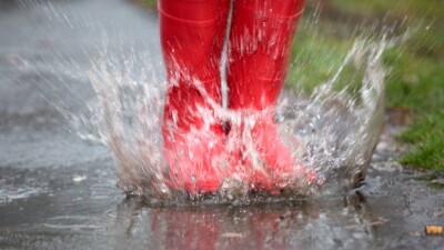 На большие лужи в Астане можно пожаловаться напрямую заместителю акима