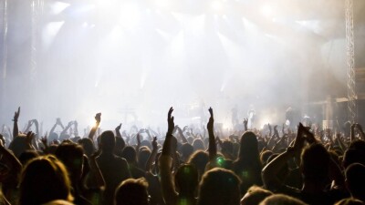 Лжечиновник обманывал артистов в Алматы