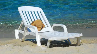 Где казахстанцы могут проверить наличие долгов перед заграничным отпуском